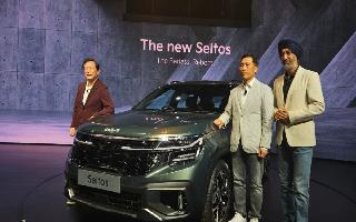 kia-seltos-2023-facelift-launched-in-india-with-panaromic-sunroof-adas-20-prebookings-from-july-14